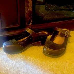 Rialto mule sandals in great condition